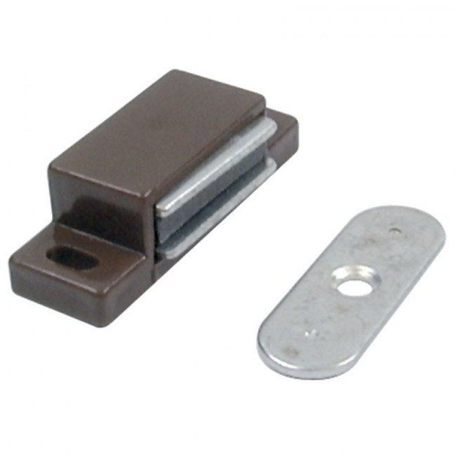 CIERRE MAGNÉTICO RECTANGULAR MARRÓN CON PLACA