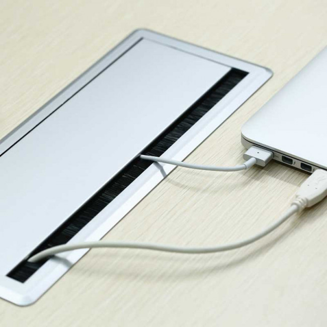 PASACABLE CON TAPA AMORTIGUADOR SIMPLE PLATA CON AMORTIGUACION. MEDIDAS 300X120X25mm.