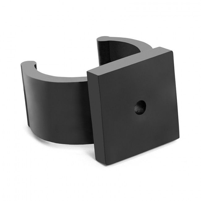 PINZA DE ZÓCALO PARA PATA LARRY. PLÁSTICO. NEGRO. 1 UNIDAD. 2800 UNIDADES