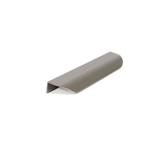 TIRADOR DE ALUMINIO BIEL. PERFIL CURVADO. NÍQUEL CEPILLADO. NEGRO MATE. MONTAJE EN CANTO