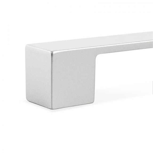 TIRADOR DE MUEBLE TITAN. / . DISTANCIA
