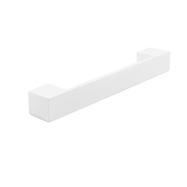 TIRADOR DE MUEBLE TITAN. / . DISTANCIA