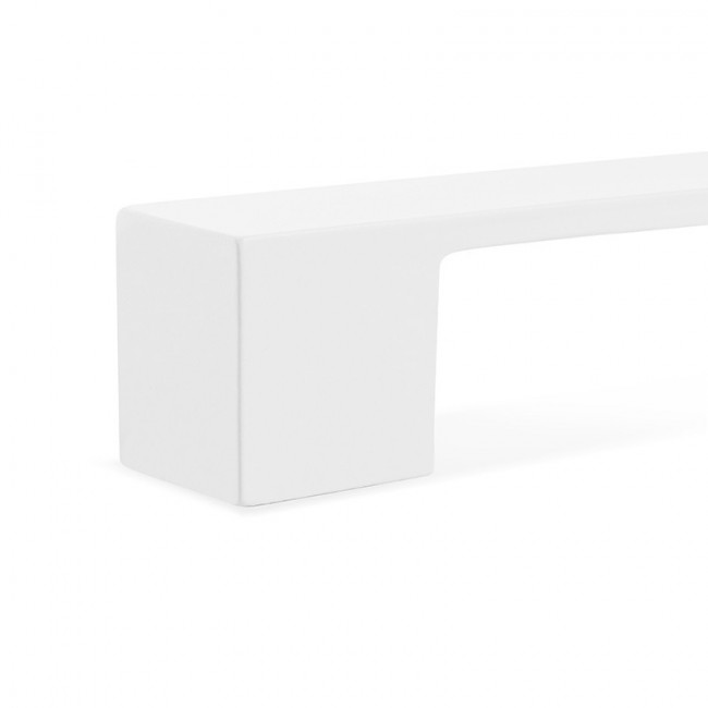 TIRADOR DE MUEBLE TITAN. / . DISTANCIA