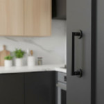 MANILLON INOXIDABLE RENTAL C200 Ø50 NEGRO CON ROSETAS d50mm. MANILLON INOXIDABLE RENTAL C200 Ø50 NEGRO CON ROSETAS d50mm.