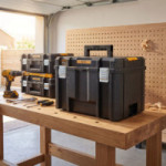 CAJA DE PROFUNDA TSTAK DWST83346-1. APILABLE. IP54. PLÁSTICO RÍGIDO. METAL RESISTENTE. 44 LITROS - DEWALT