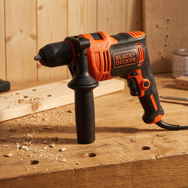 TALADRO PERCUTOR. PORTABROCAS AUTOMÁTICO. CON CABLE. FUNCIÓN PERCUTORA. POTENCIA 550W - BLACK AND DECKER